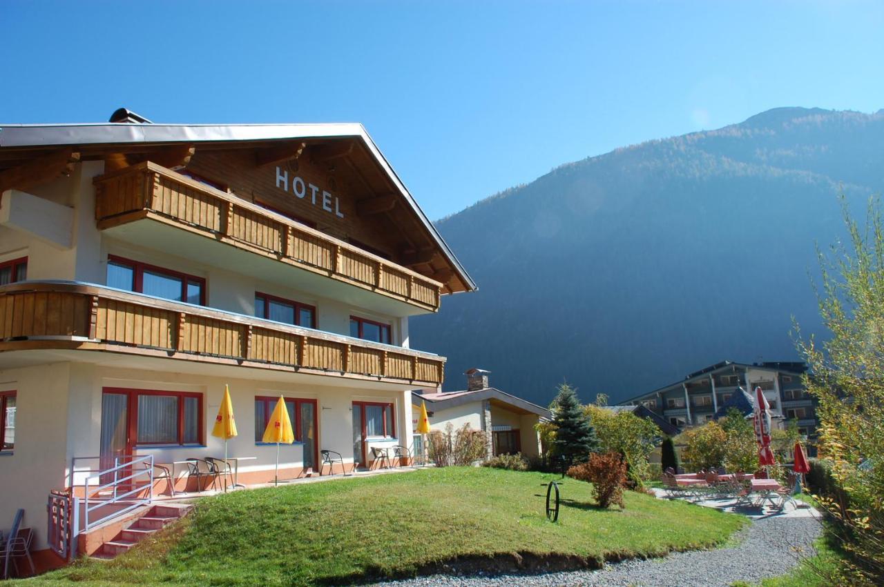 Hotel Panorama Elbigenalp Kültér fotó