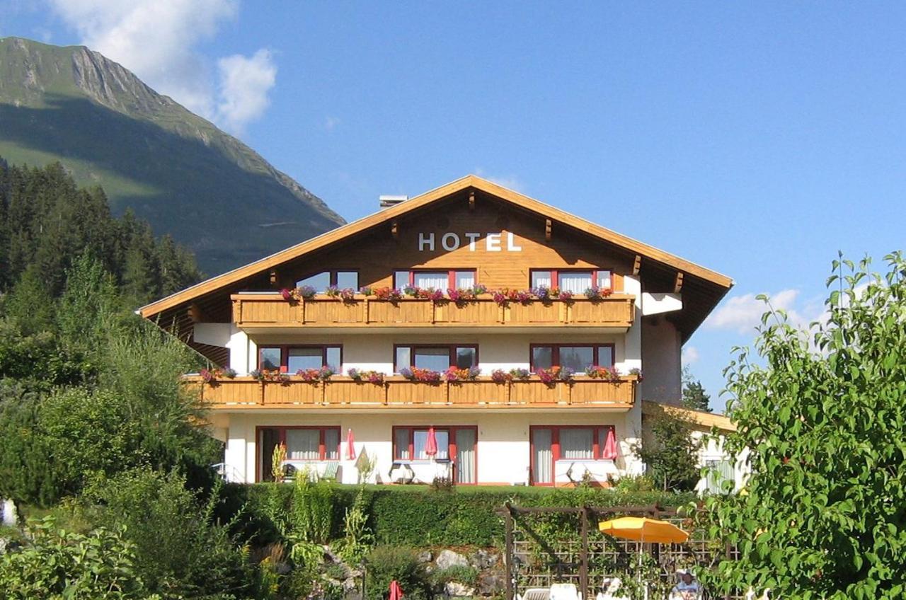 Hotel Panorama Elbigenalp Kültér fotó