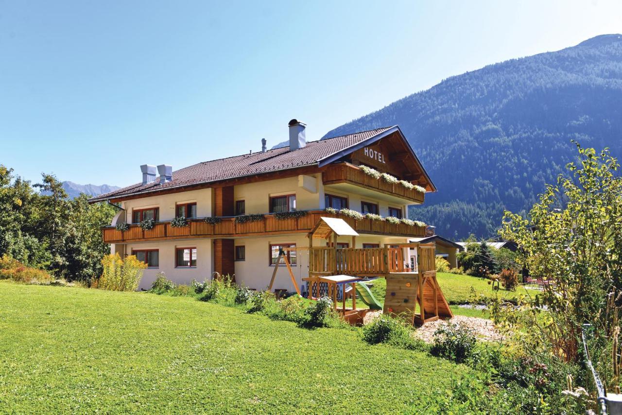 Hotel Panorama Elbigenalp Kültér fotó