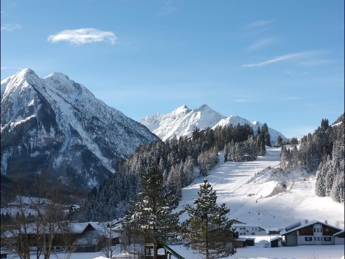 Hotel Panorama Elbigenalp Kültér fotó